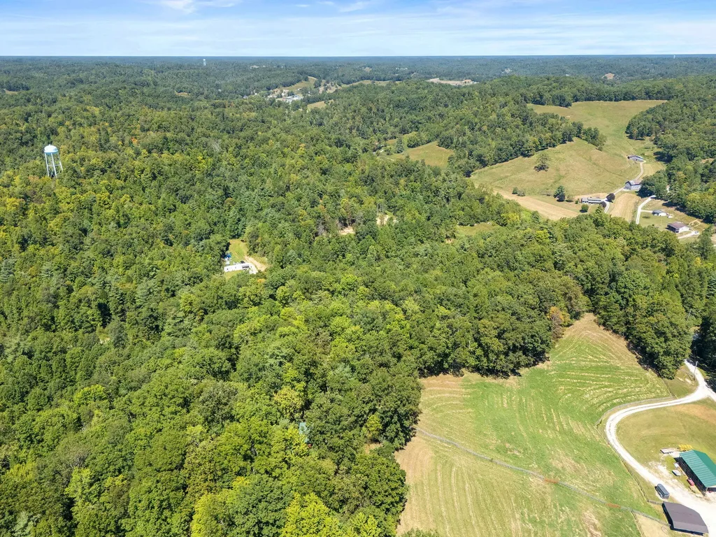 143 Mullins Point Road Campton KY 41301