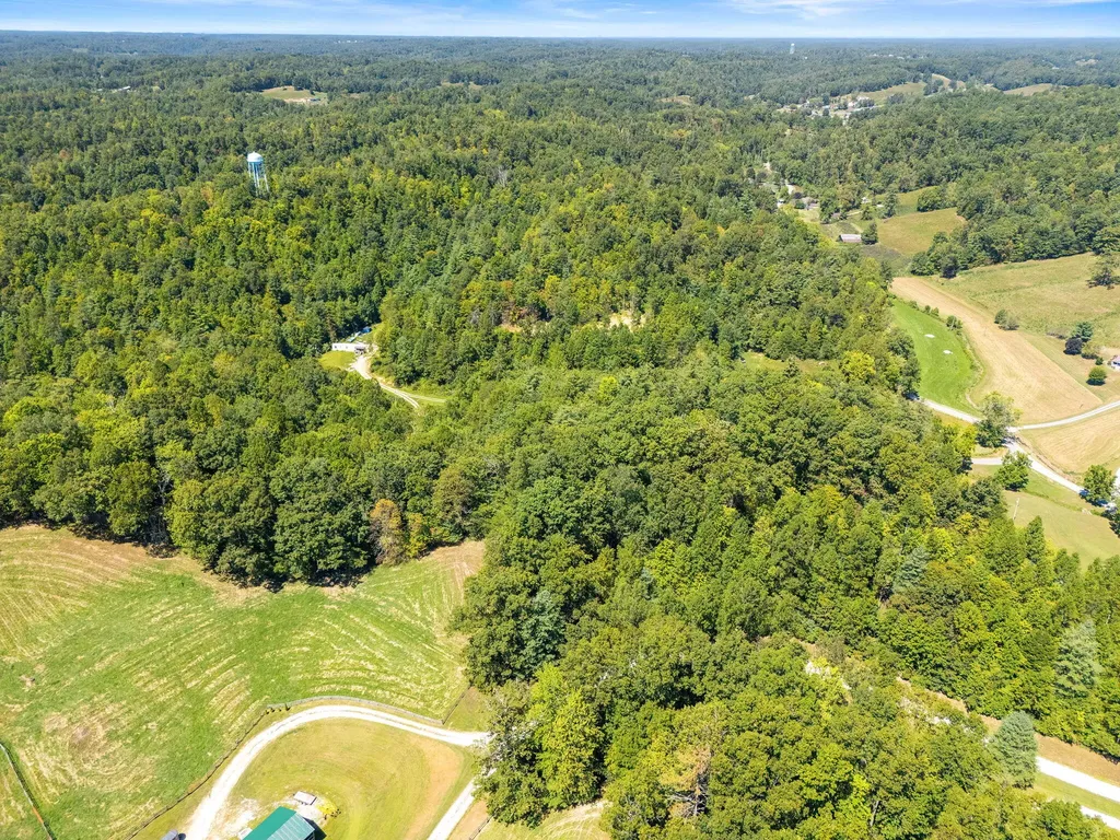 143 Mullins Point Road Campton KY 41301