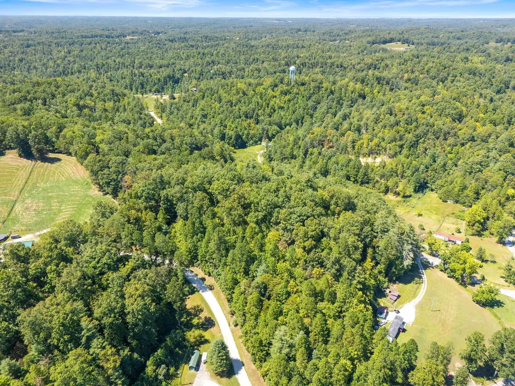 143 Mullins Point Road Campton KY 41301