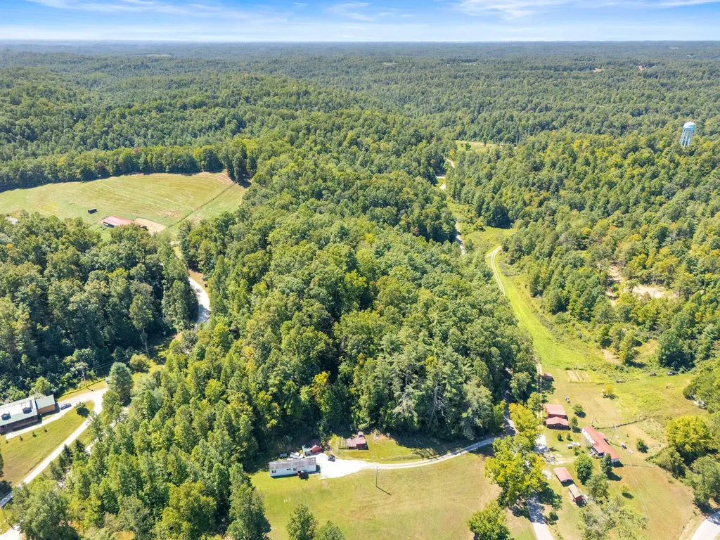 143 Mullins Point Road Campton KY 41301