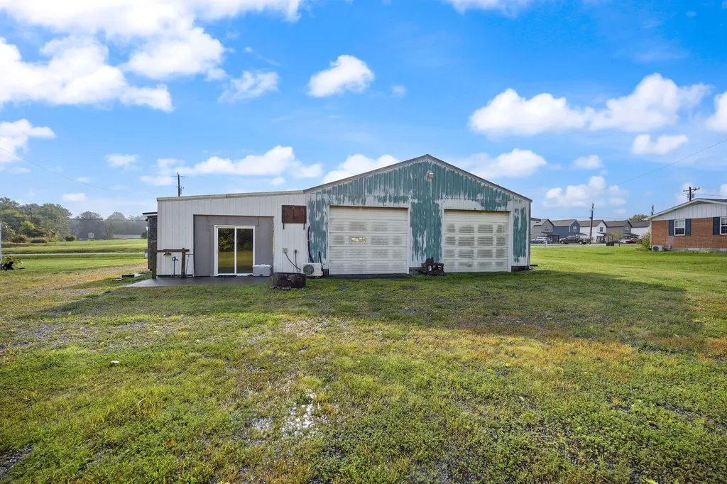 59 State Highway 1611 Russell Springs KY 42642