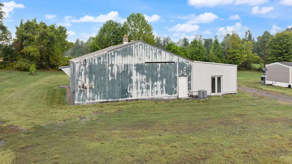 59 State Highway 1611 Russell Springs KY 42642