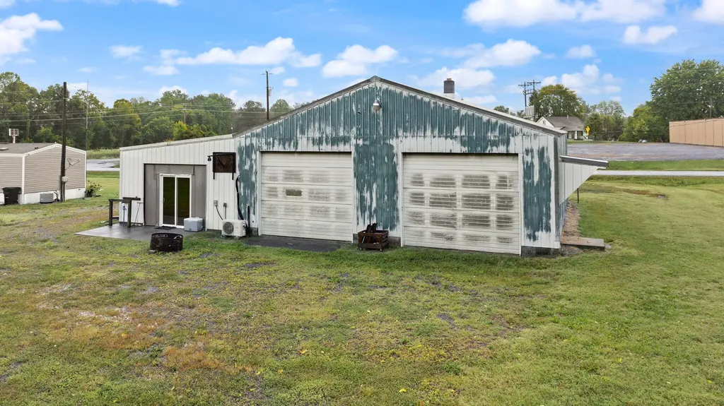 59 State Highway 1611 Russell Springs KY 42642