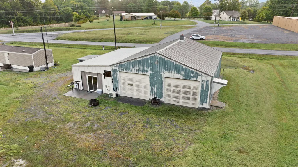59 State Highway 1611 Russell Springs KY 42642