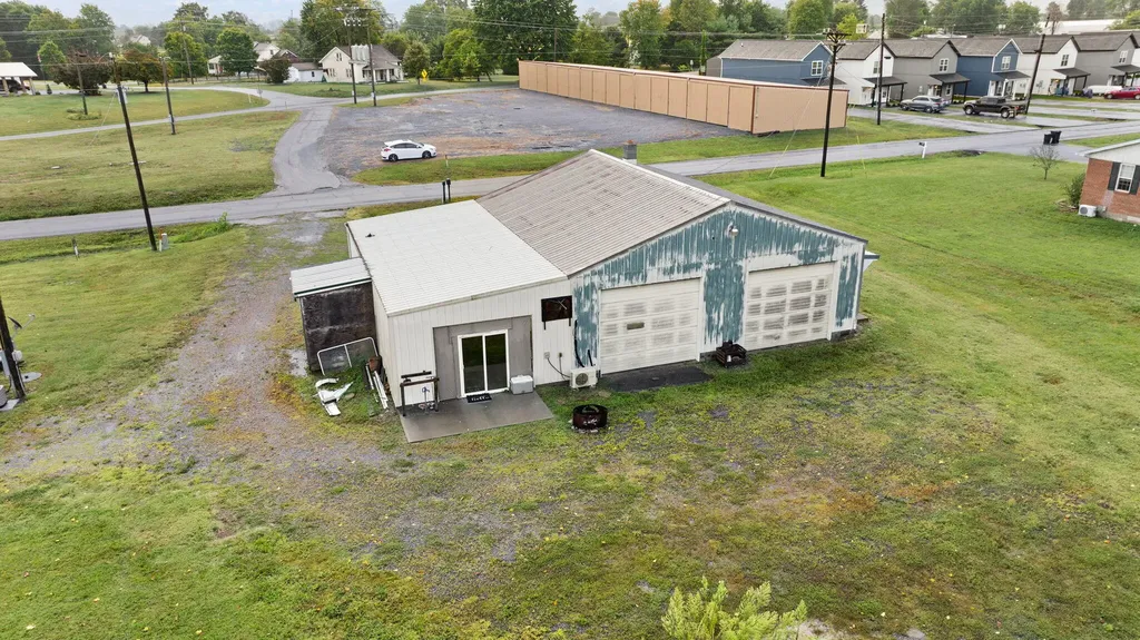 59 State Highway 1611 Russell Springs KY 42642