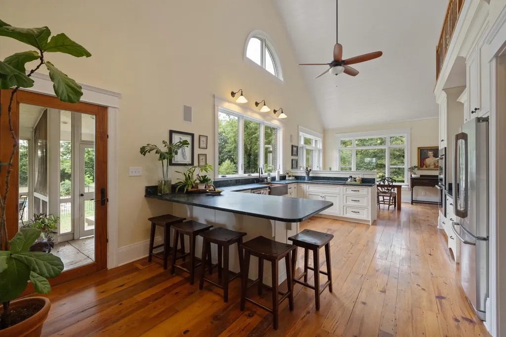 330 Mccracken Pike Versailles KY 40383