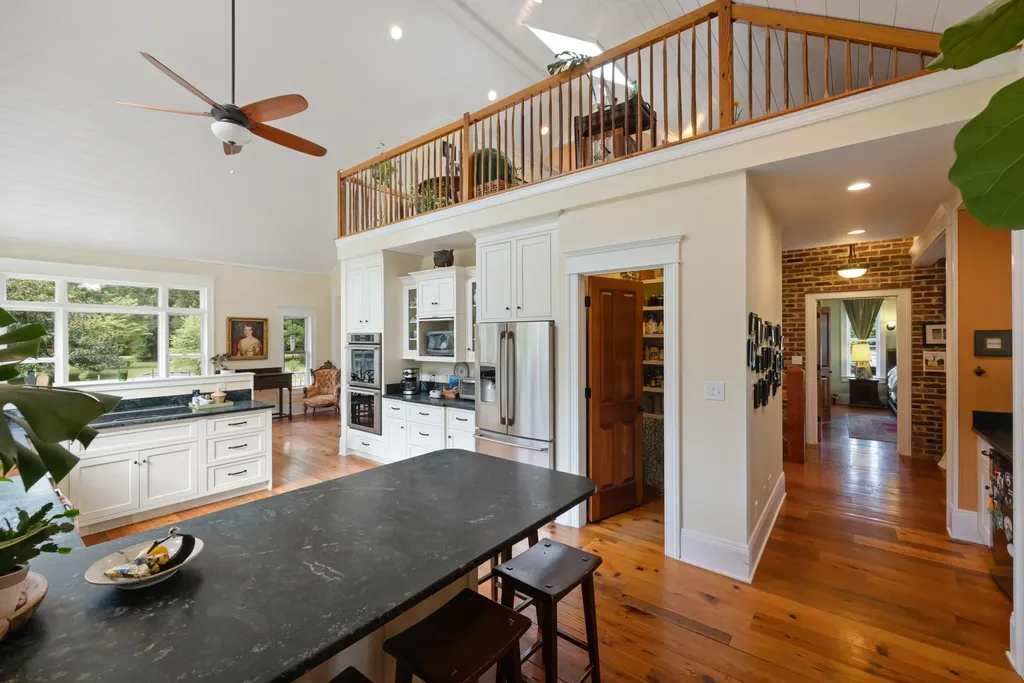 330 Mccracken Pike Versailles KY 40383