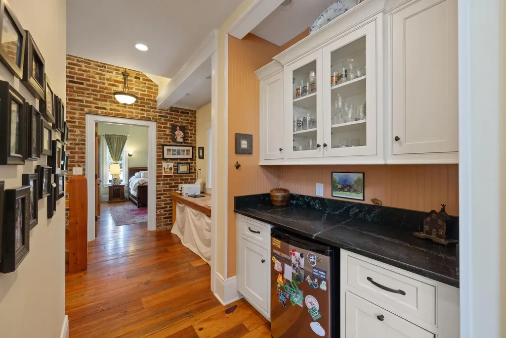 330 Mccracken Pike Versailles KY 40383