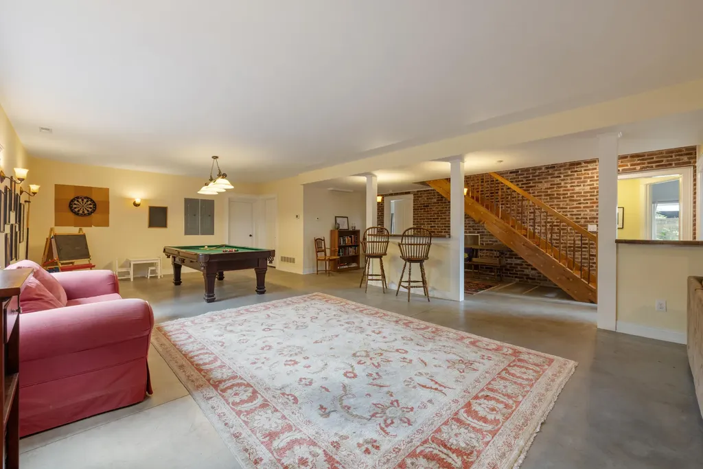 330 Mccracken Pike Versailles KY 40383