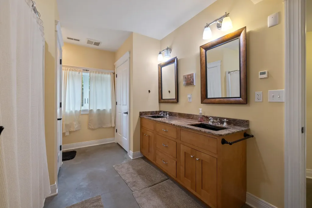 330 Mccracken Pike Versailles KY 40383