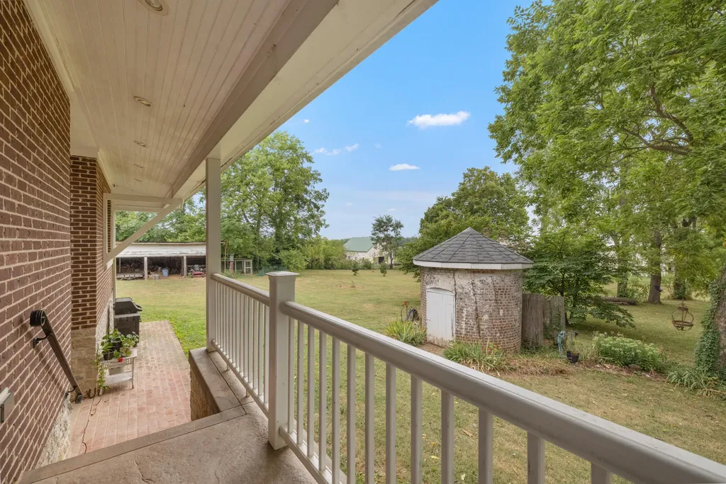 330 Mccracken Pike Versailles KY 40383