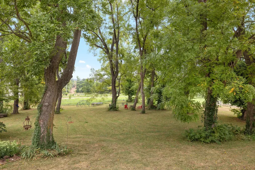 330 Mccracken Pike Versailles KY 40383