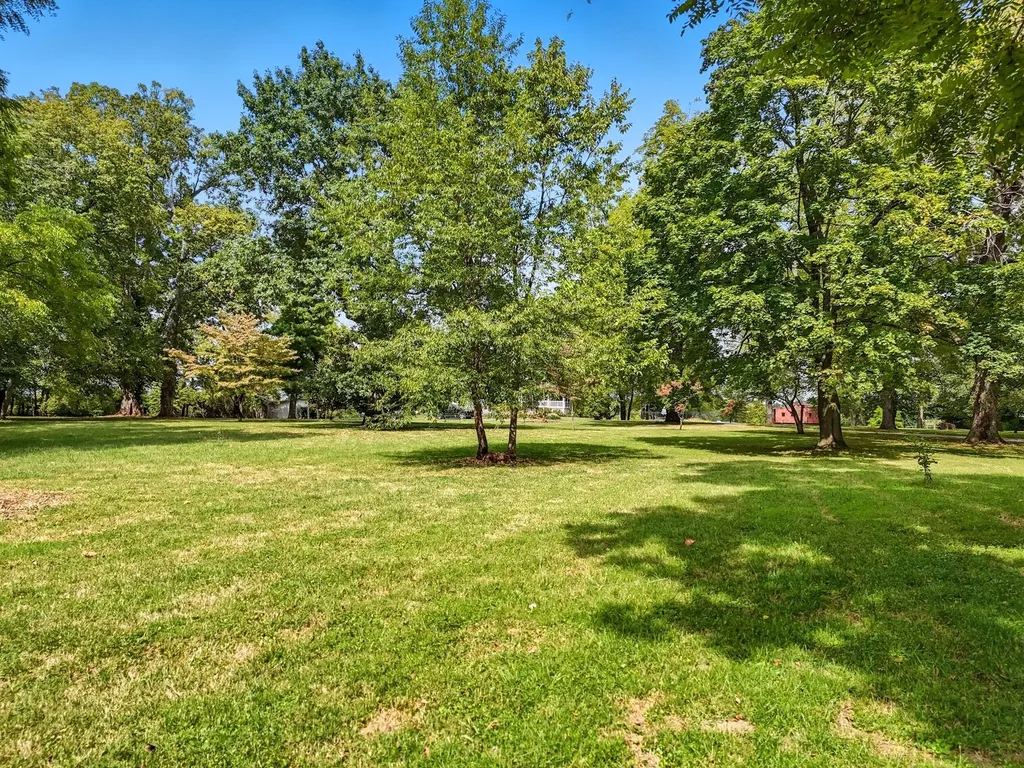 330 Mccracken Pike Versailles KY 40383