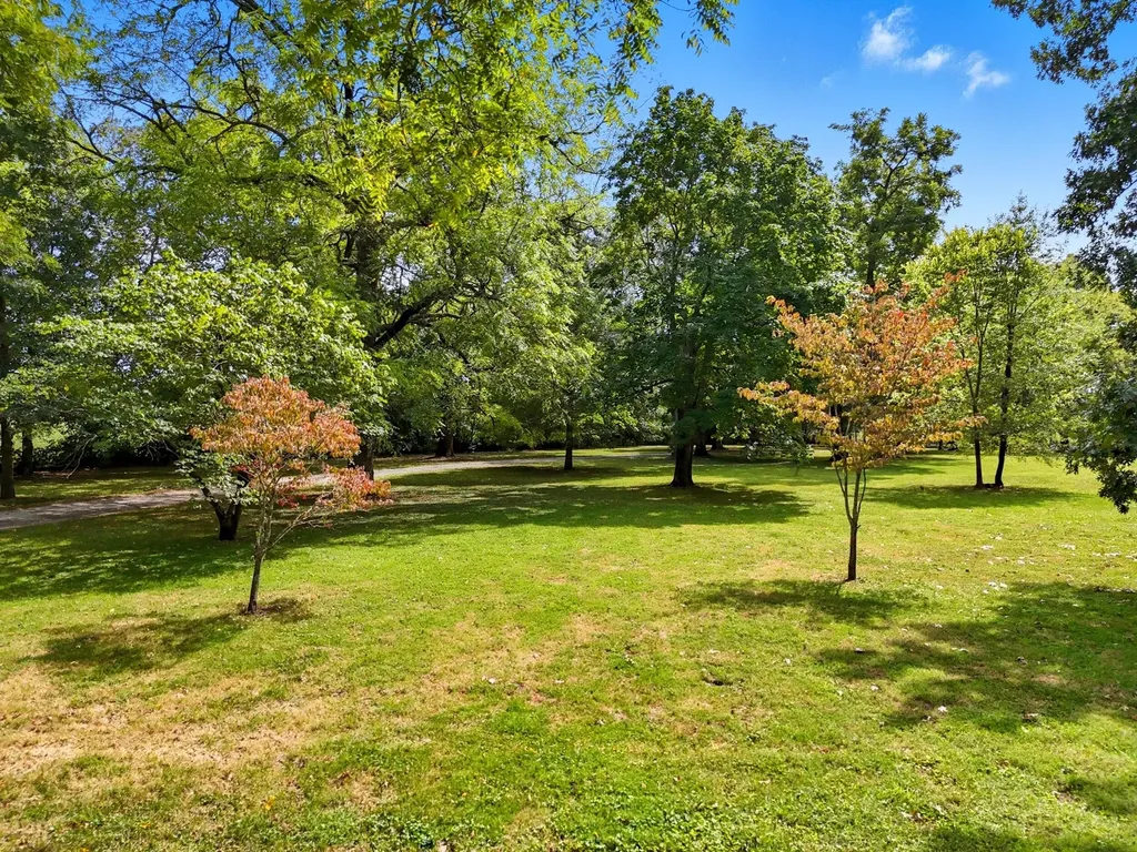 330 Mccracken Pike Versailles KY 40383