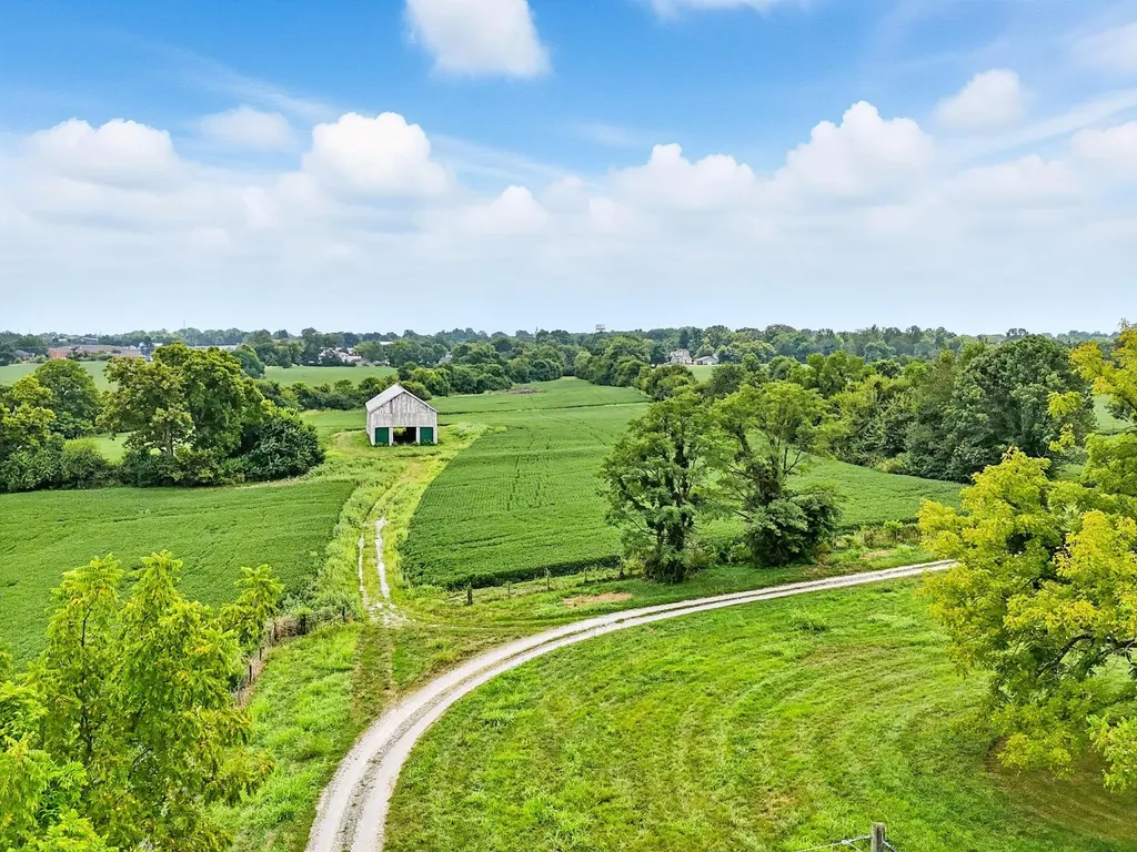 330 Mccracken Pike Versailles KY 40383
