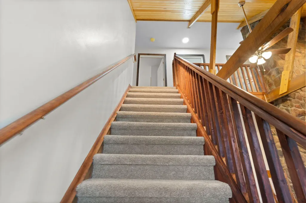 20 Beechwood Drive Irvine KY 40336