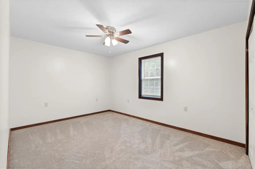 20 Beechwood Drive Irvine KY 40336