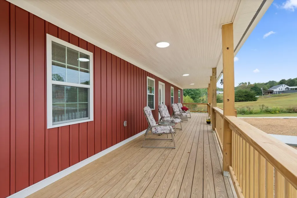 20 Beechwood Drive Irvine KY 40336