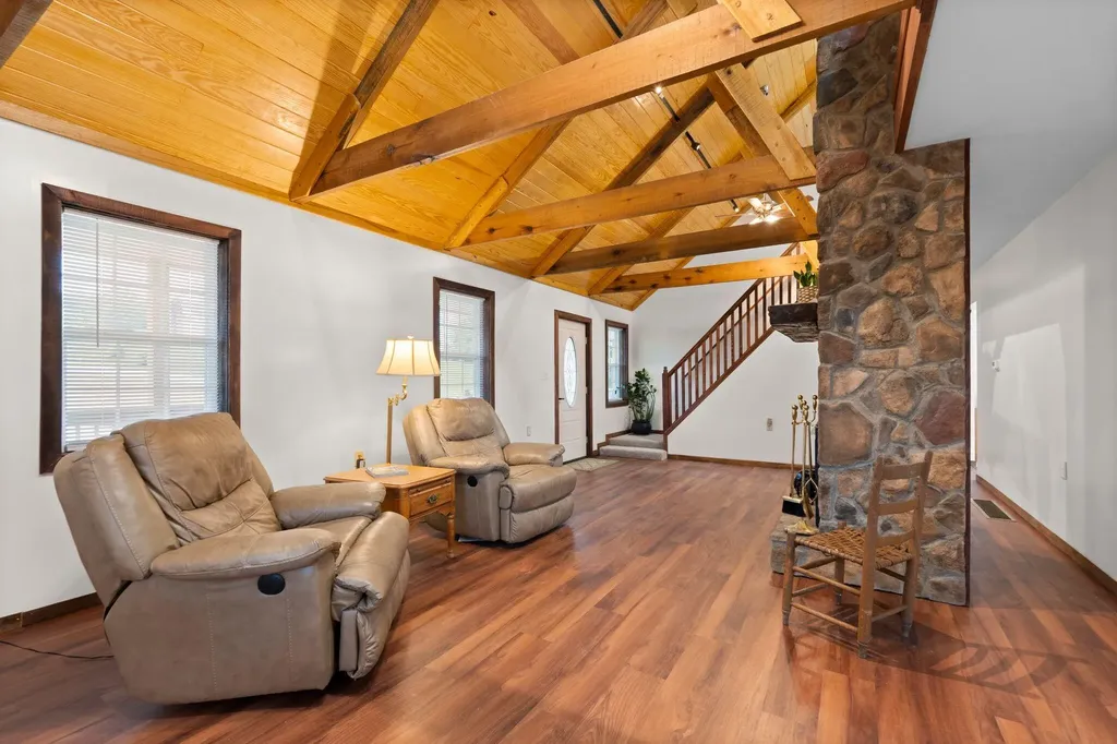 20 Beechwood Drive Irvine KY 40336
