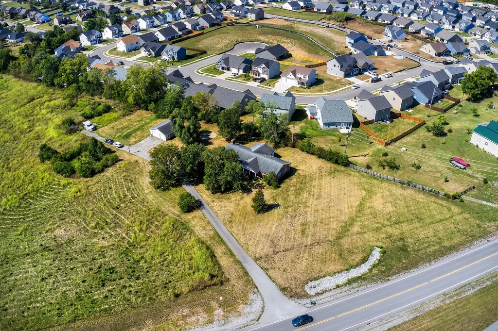 880 Sulphur Well Pike Nicholasville KY 40356