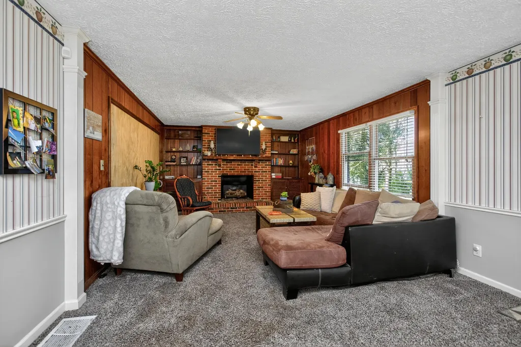 880 Sulphur Well Pike Nicholasville KY 40356