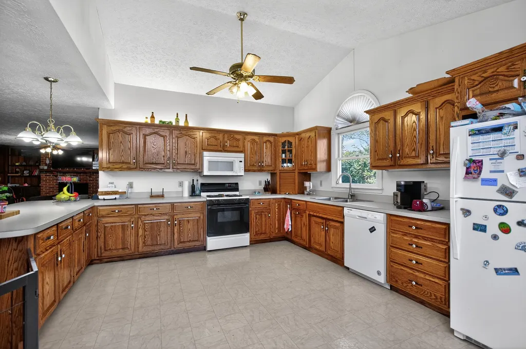 880 Sulphur Well Pike Nicholasville KY 40356