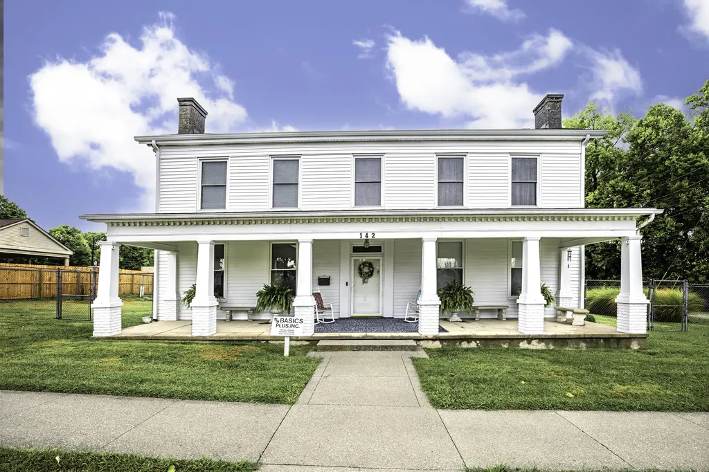 142 N Locust Street Versailles KY 40383
