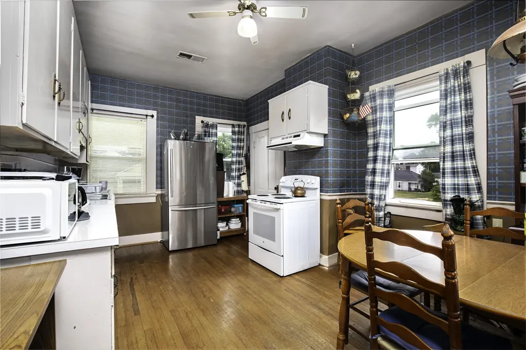 142 N Locust Street Versailles KY 40383