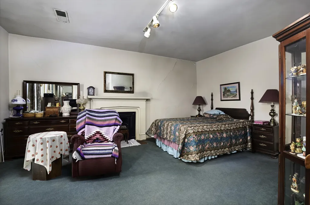 142 N Locust Street Versailles KY 40383