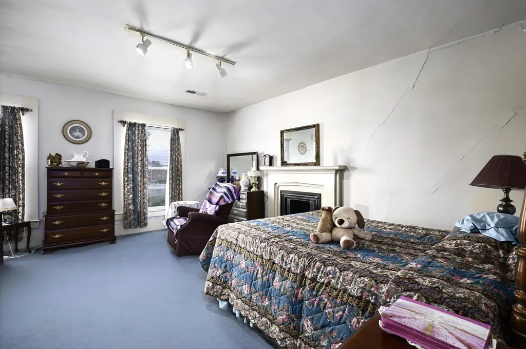 142 N Locust Street Versailles KY 40383