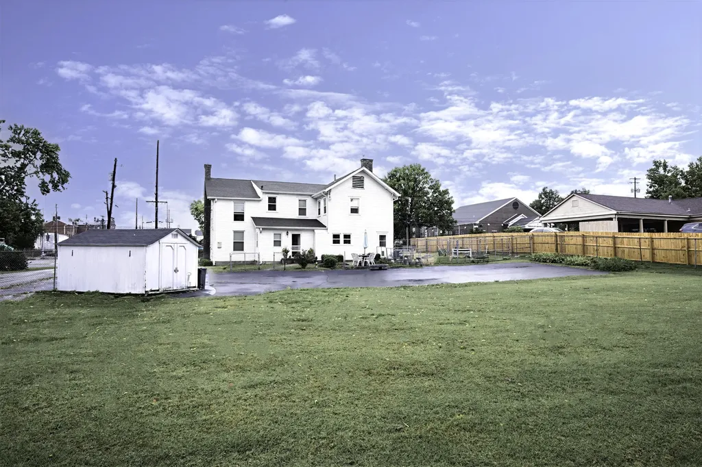 142 N Locust Street Versailles KY 40383