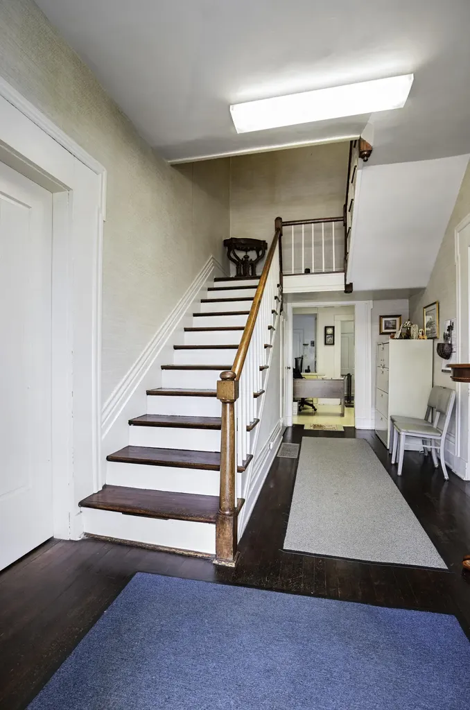 142 N Locust Street Versailles KY 40383