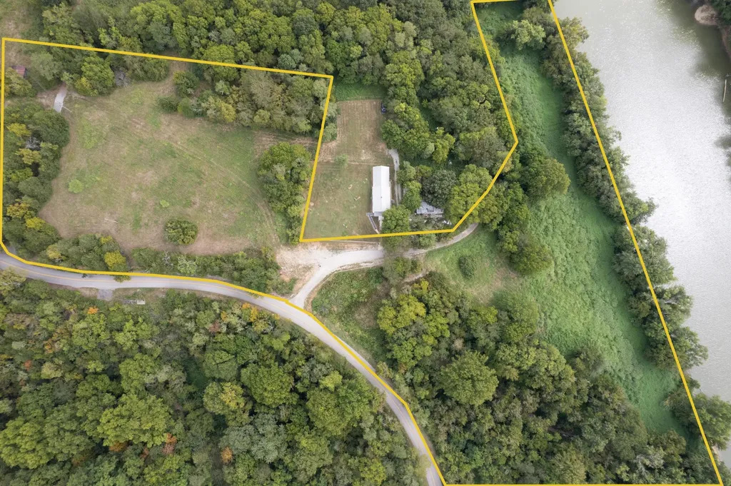 1174 River Road Nicholasville KY 40356