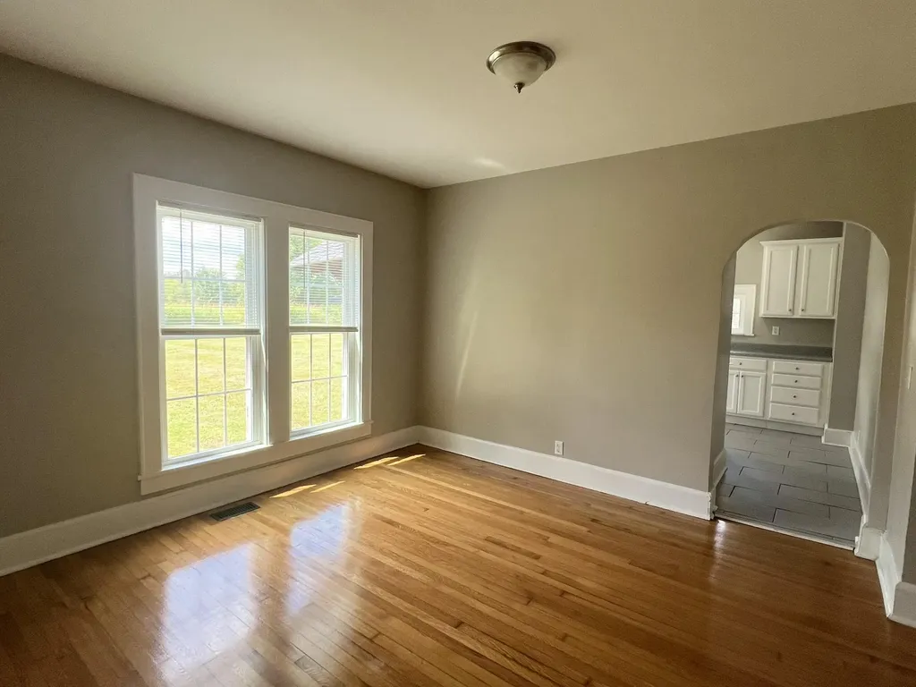 87 Jamestown Street Russell Springs KY 42642