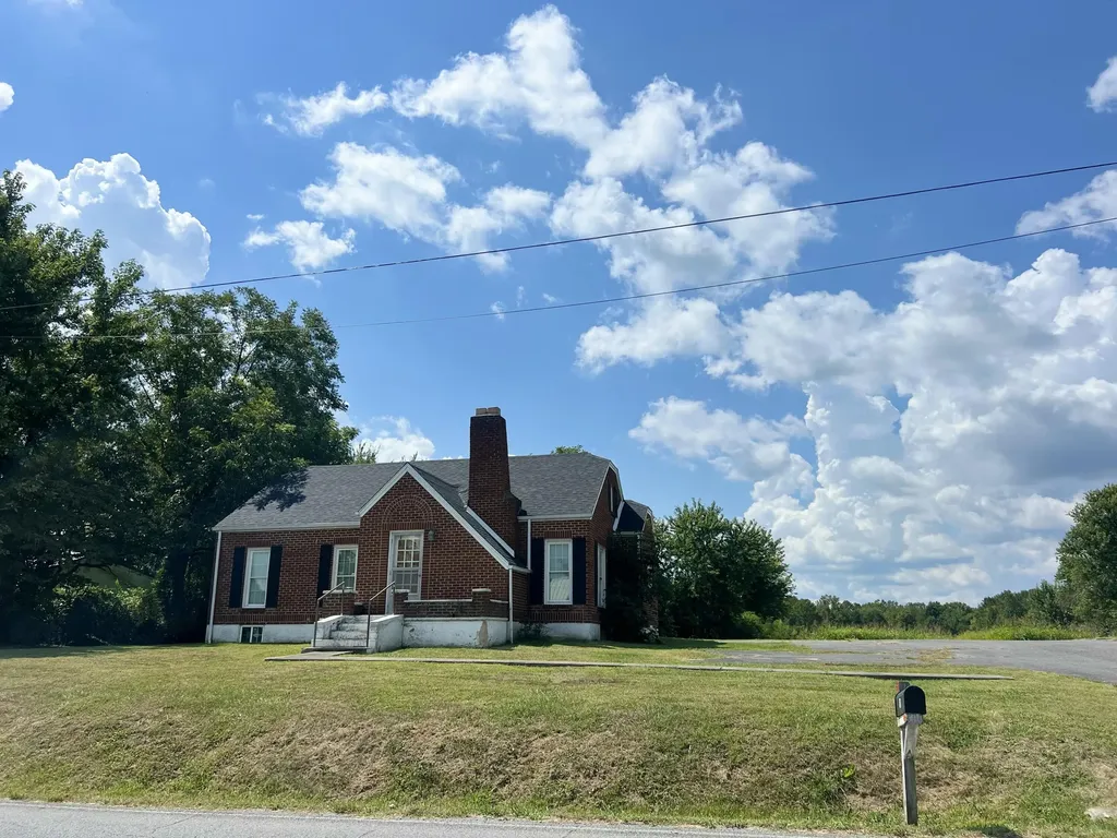 87 Jamestown Street Russell Springs KY 42642