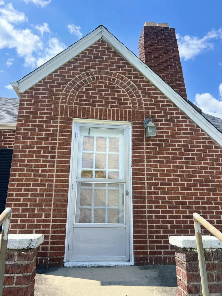 87 Jamestown Street Russell Springs KY 42642