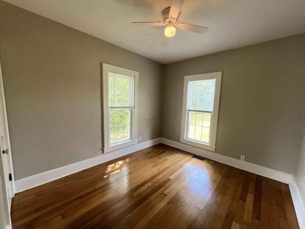 87 Jamestown Street Russell Springs KY 42642