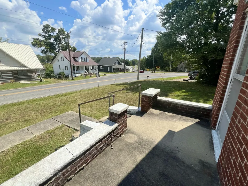 87 Jamestown Street Russell Springs KY 42642