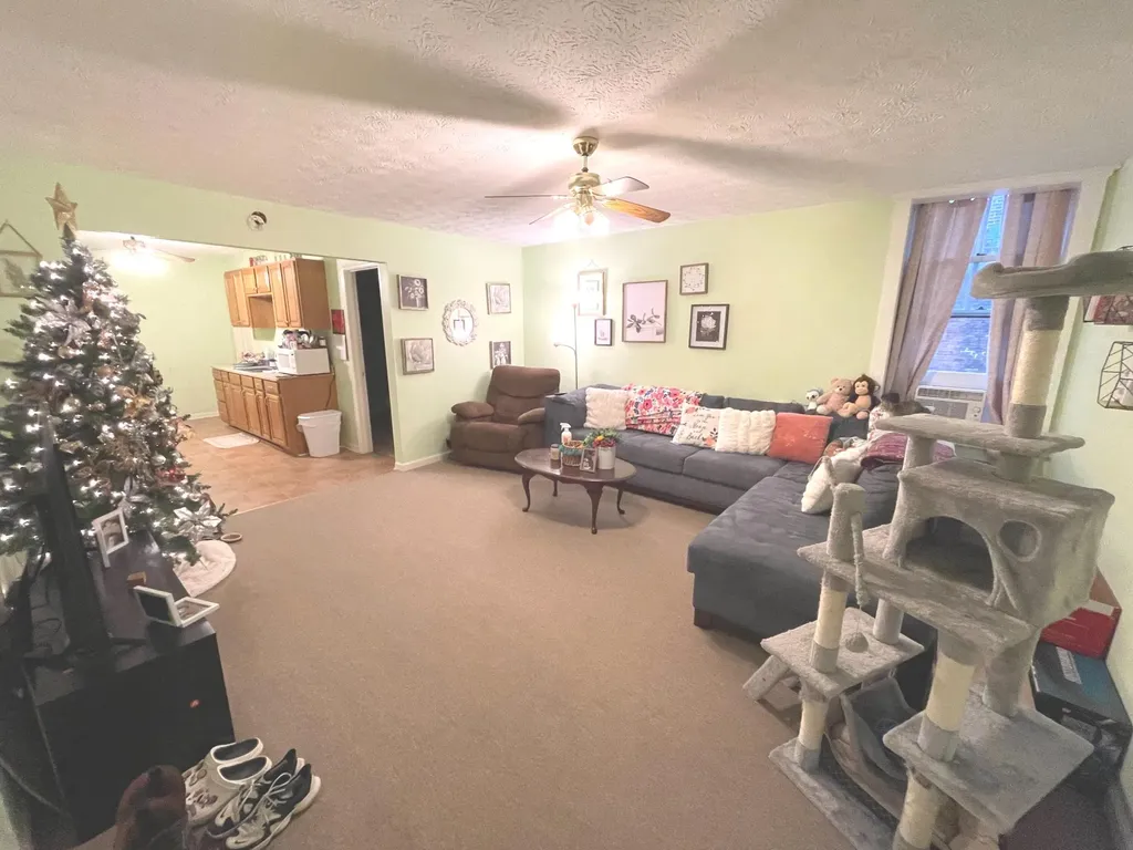 120 S Main Street Harrodsburg KY 40330