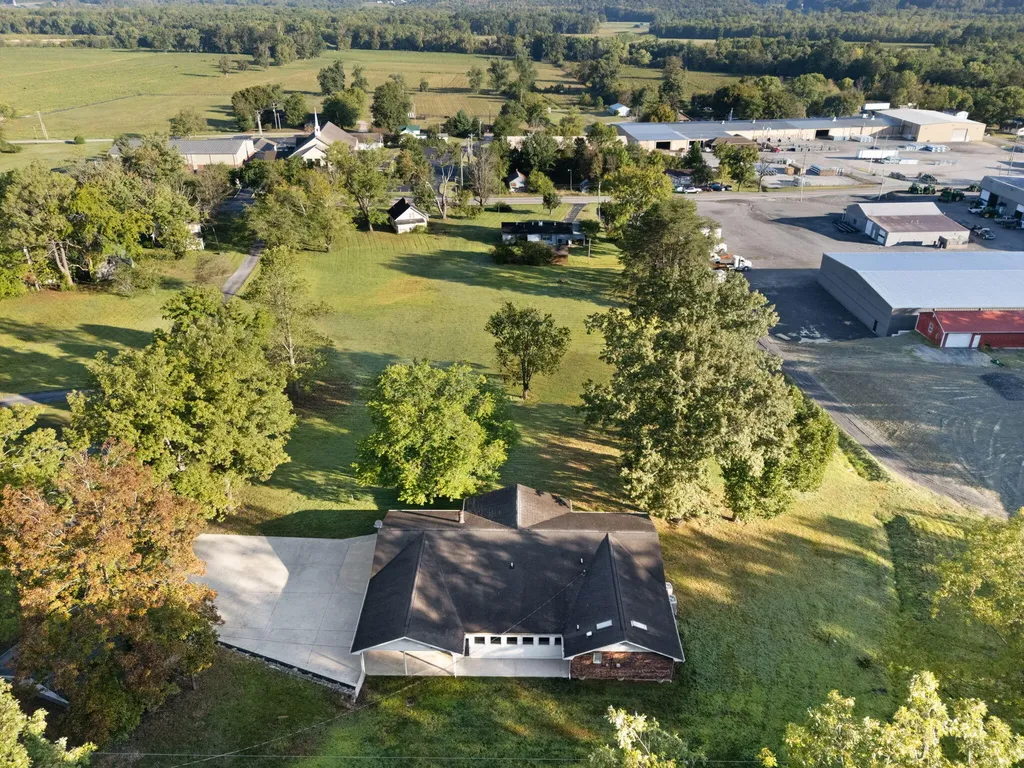 89 Big Windy Lane Dunnville KY 42528