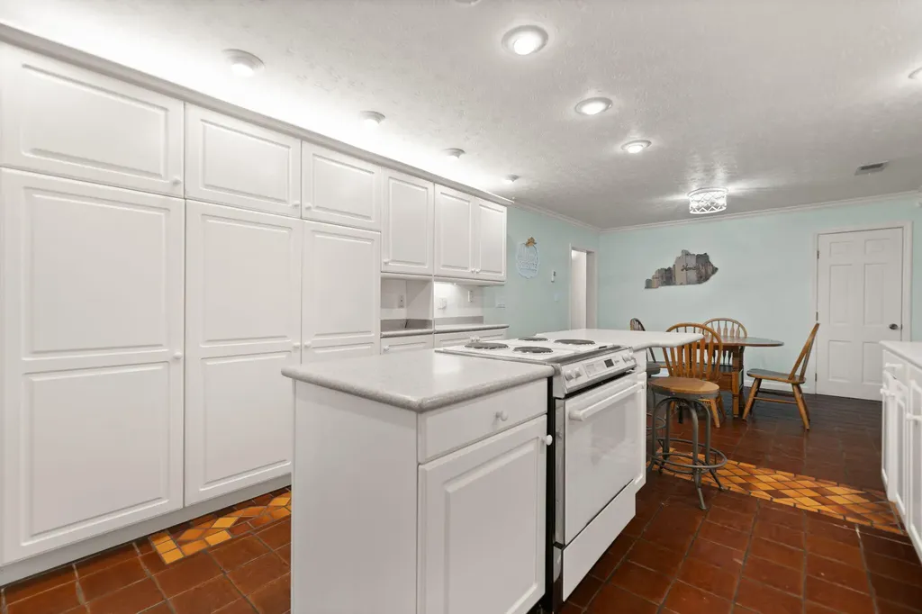 89 Big Windy Lane Dunnville KY 42528