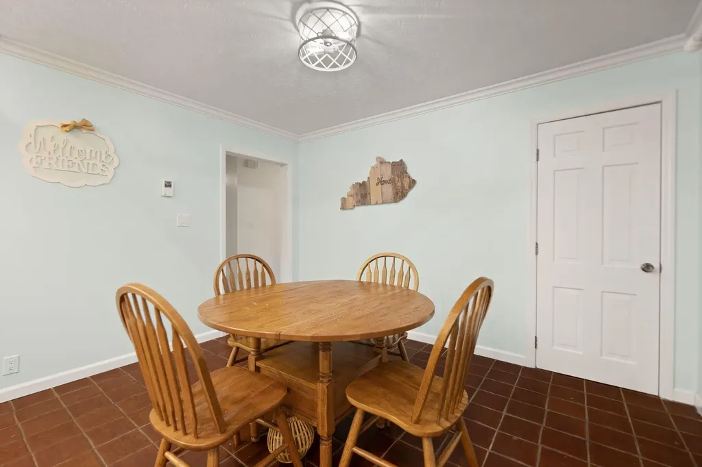 89 Big Windy Lane Dunnville KY 42528