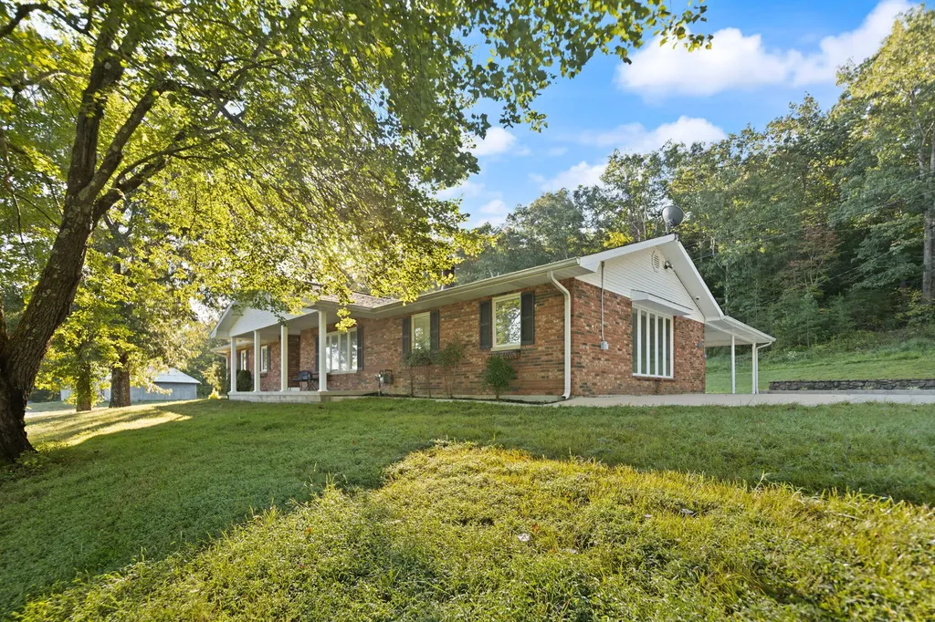 89 Big Windy Lane Dunnville KY 42528