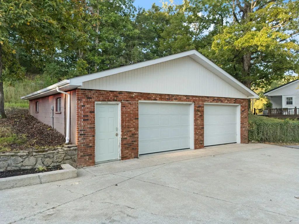 89 Big Windy Lane Dunnville KY 42528