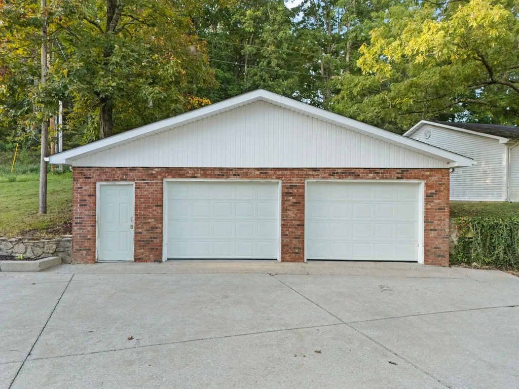 89 Big Windy Lane Dunnville KY 42528