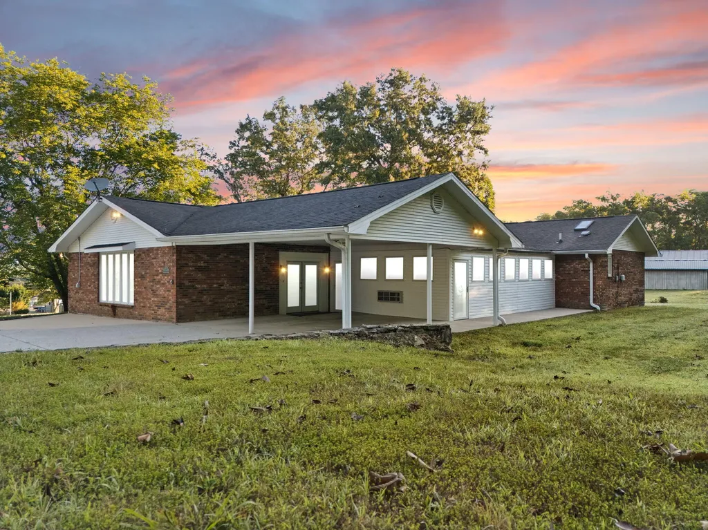 89 Big Windy Lane Dunnville KY 42528