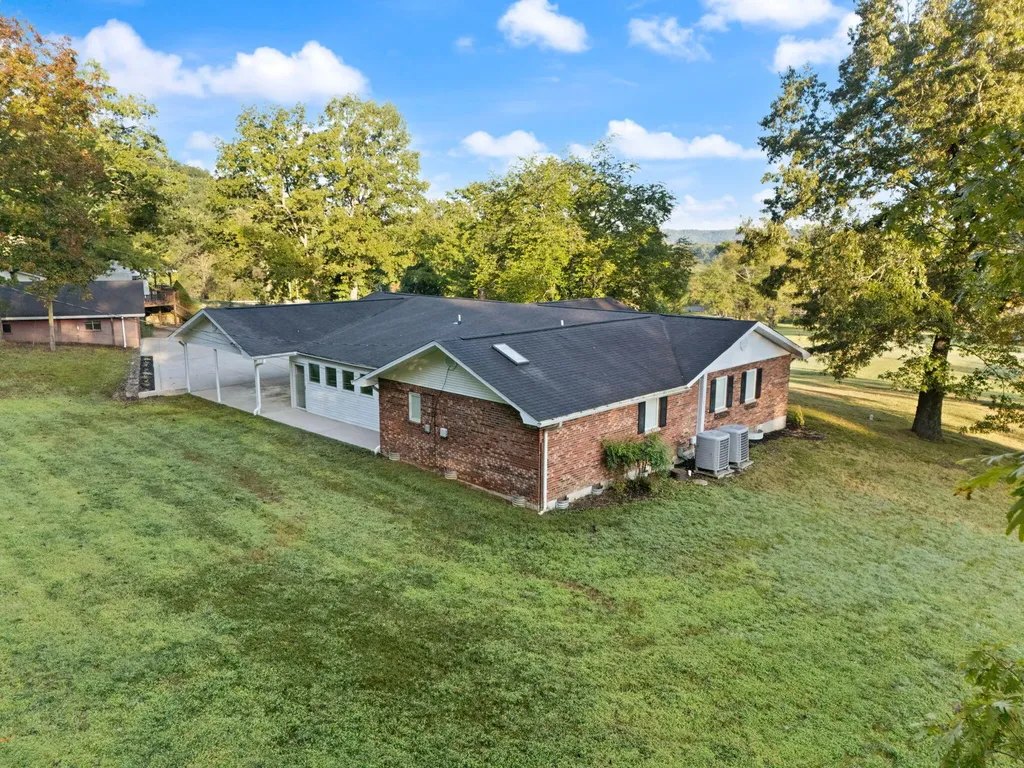 89 Big Windy Lane Dunnville KY 42528