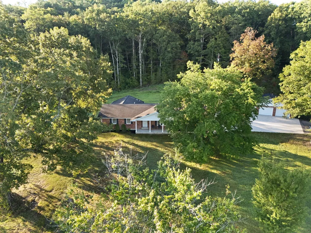 89 Big Windy Lane Dunnville KY 42528
