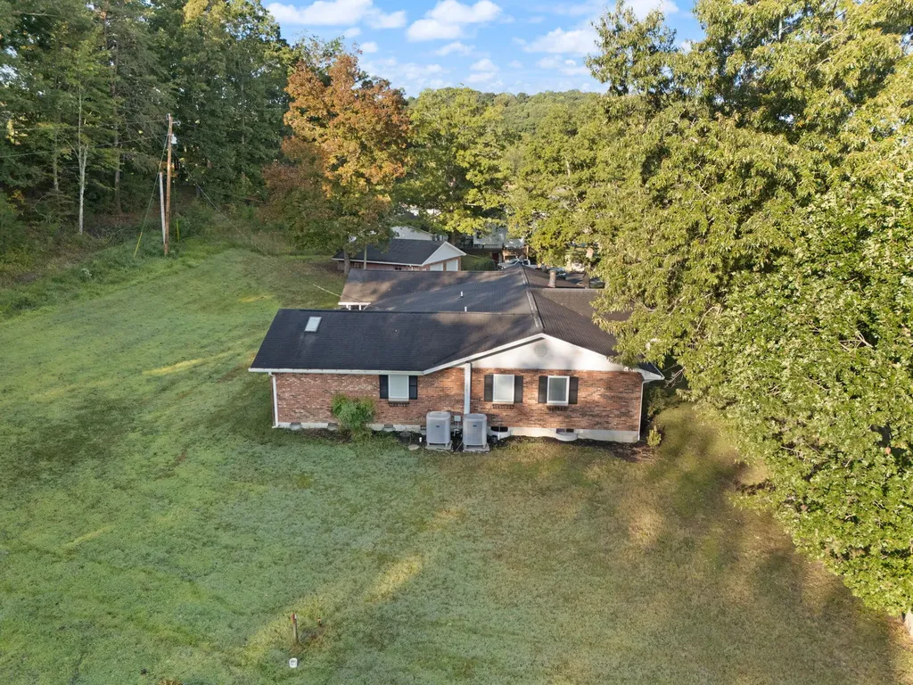 89 Big Windy Lane Dunnville KY 42528