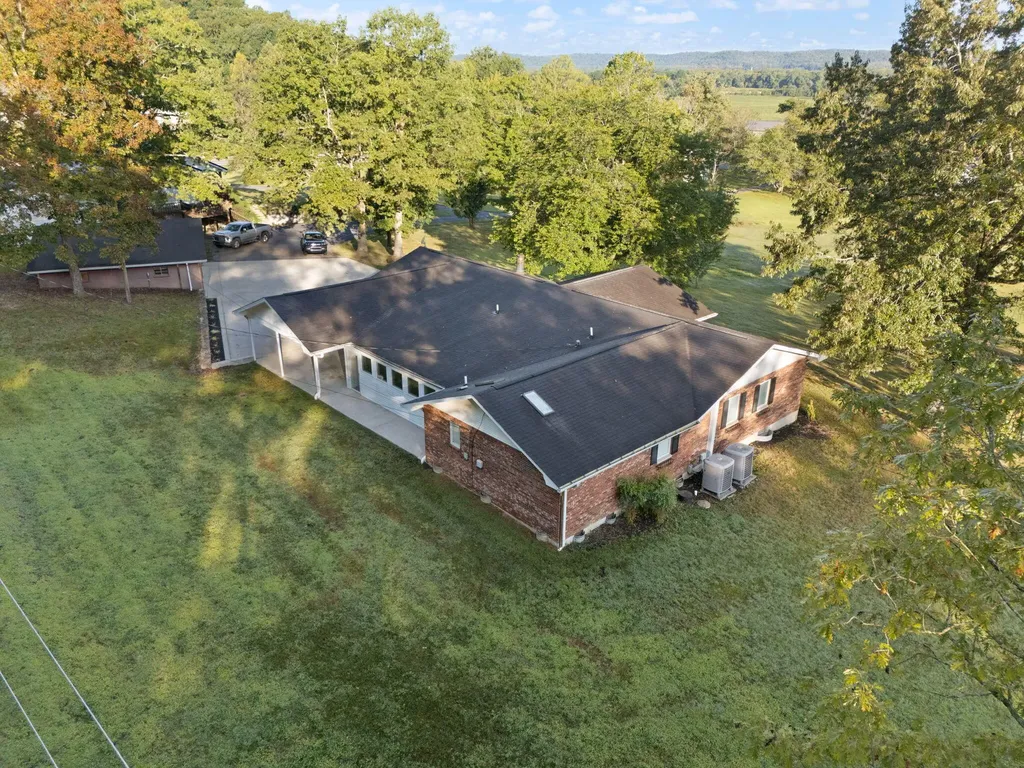 89 Big Windy Lane Dunnville KY 42528
